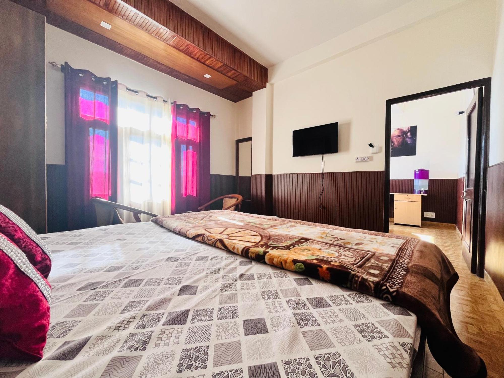 Residence Inn Homestay Шимла Экстерьер фото