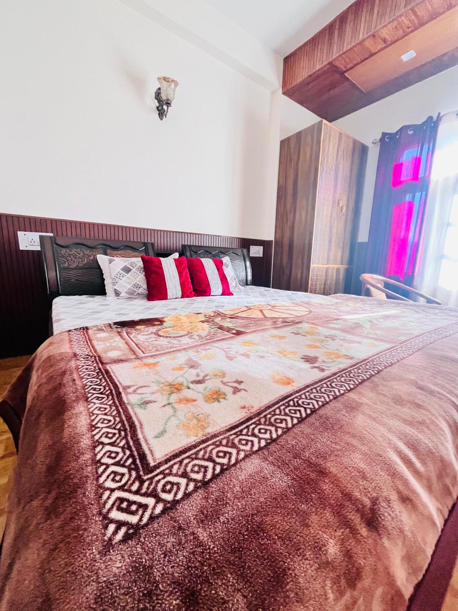 Residence Inn Homestay Шимла Экстерьер фото